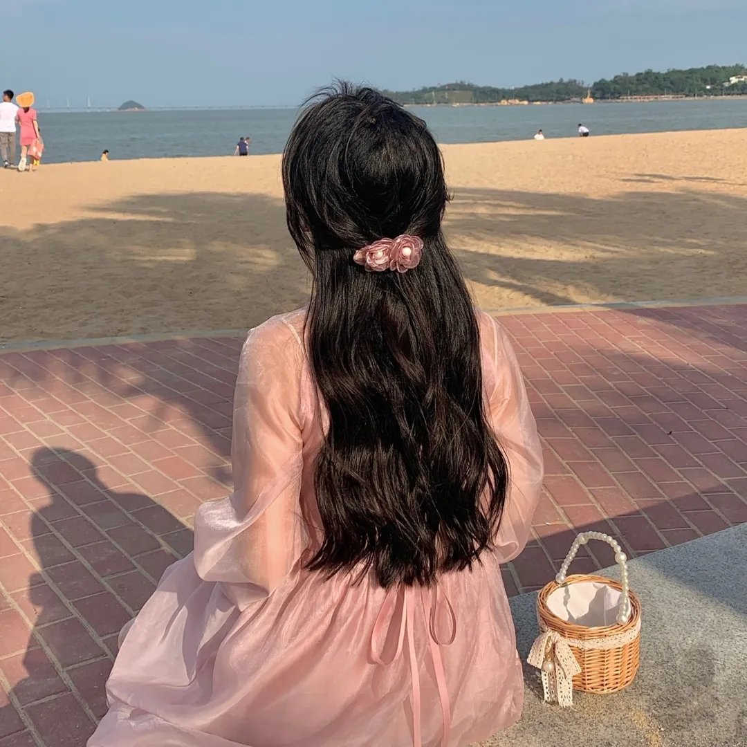 太阳神的神庙 海报